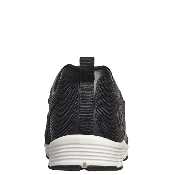 VAULT Black Lightweight Sports Trainer